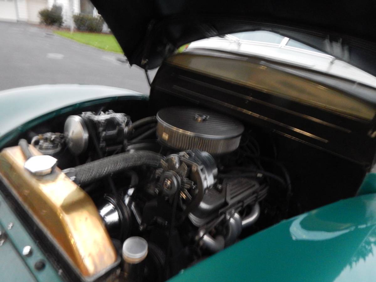 Mercury-sedan-1940-custom-4