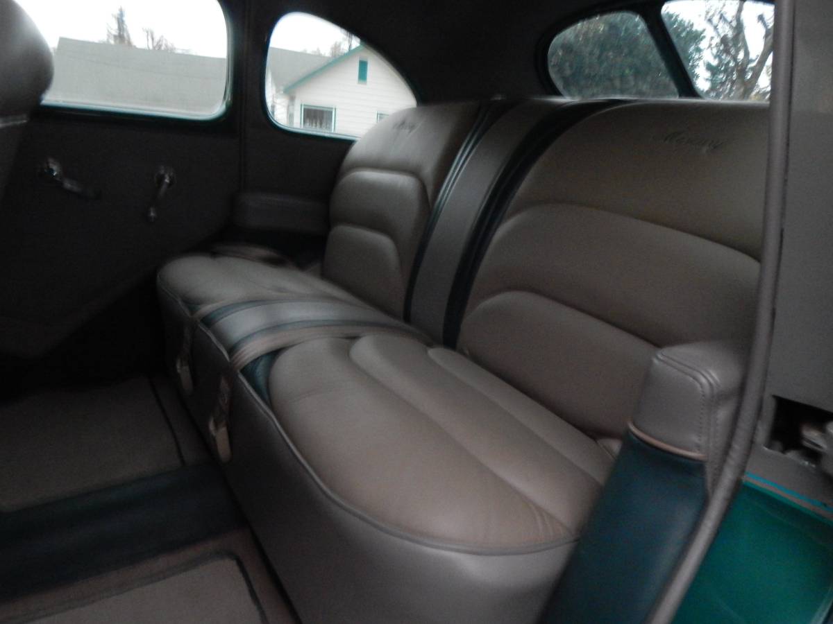 Mercury-sedan-1940-custom-6