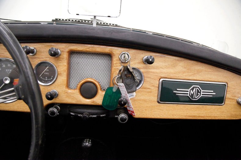 Mg-Mga-1958-British-Racing-Green-Black-42