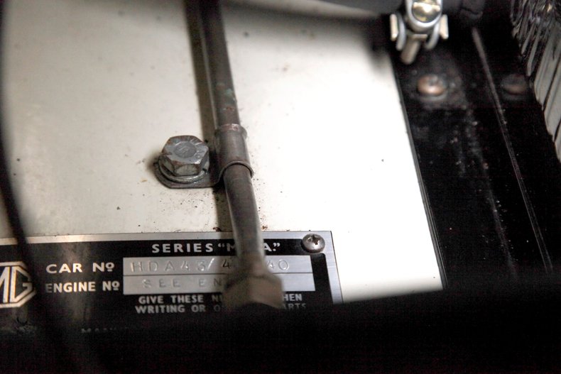 Mg-Mga-1958-Old-English-White-Black-19