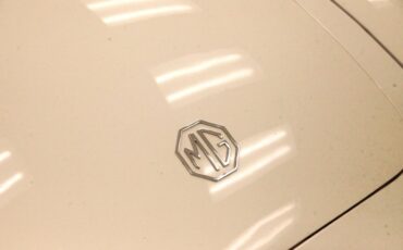 Mg-Mga-1958-Old-English-White-Black-25