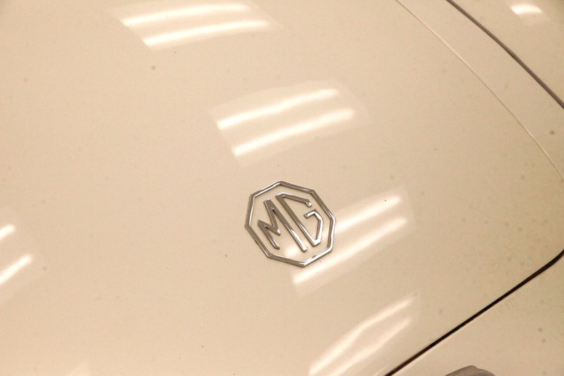 Mg-Mga-1958-Old-English-White-Black-25