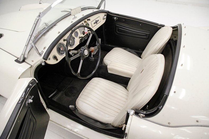 Mg-Mga-1958-Old-English-White-Black-27
