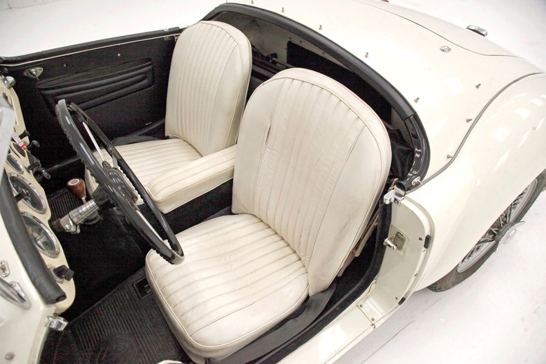 Mg-Mga-1958-Old-English-White-Black-28