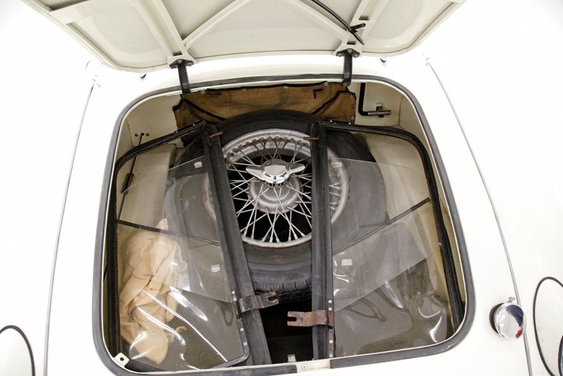 Mg-Mga-1958-Old-English-White-Black-3