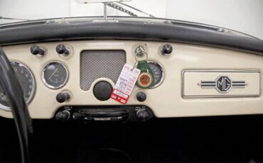 Mg-Mga-1958-Old-English-White-Black-32