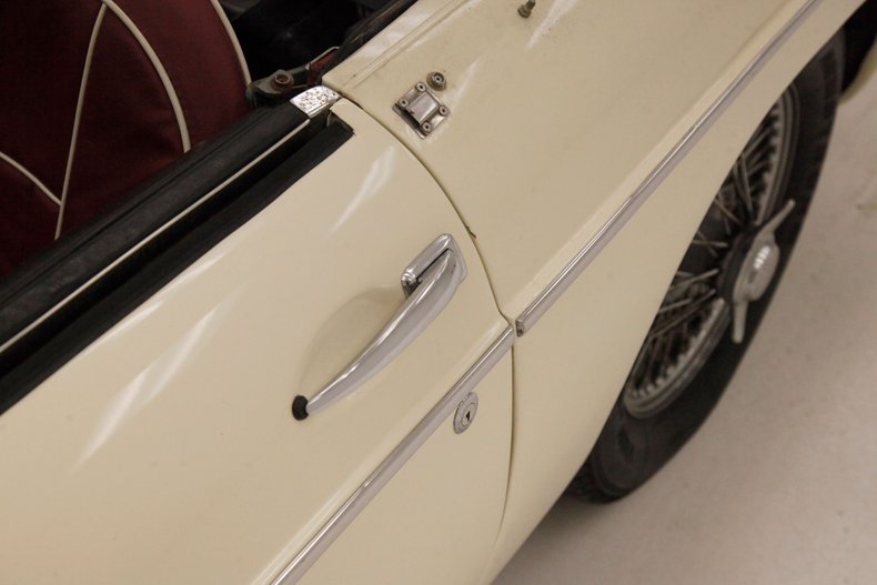 Mg-Mgb-1964-Old-English-White-Red-23