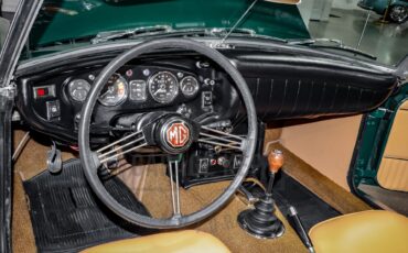 Mg-Mgb-1970-Green-BeigeTan-10