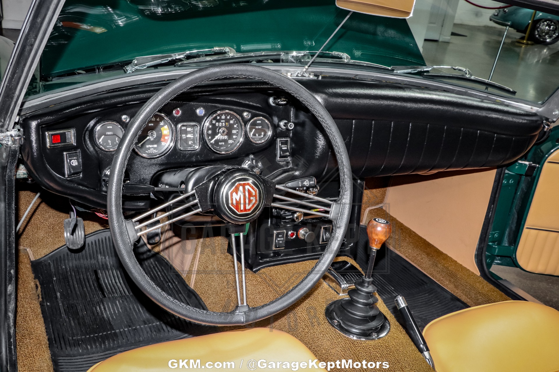 Mg-Mgb-1970-Green-BeigeTan-10