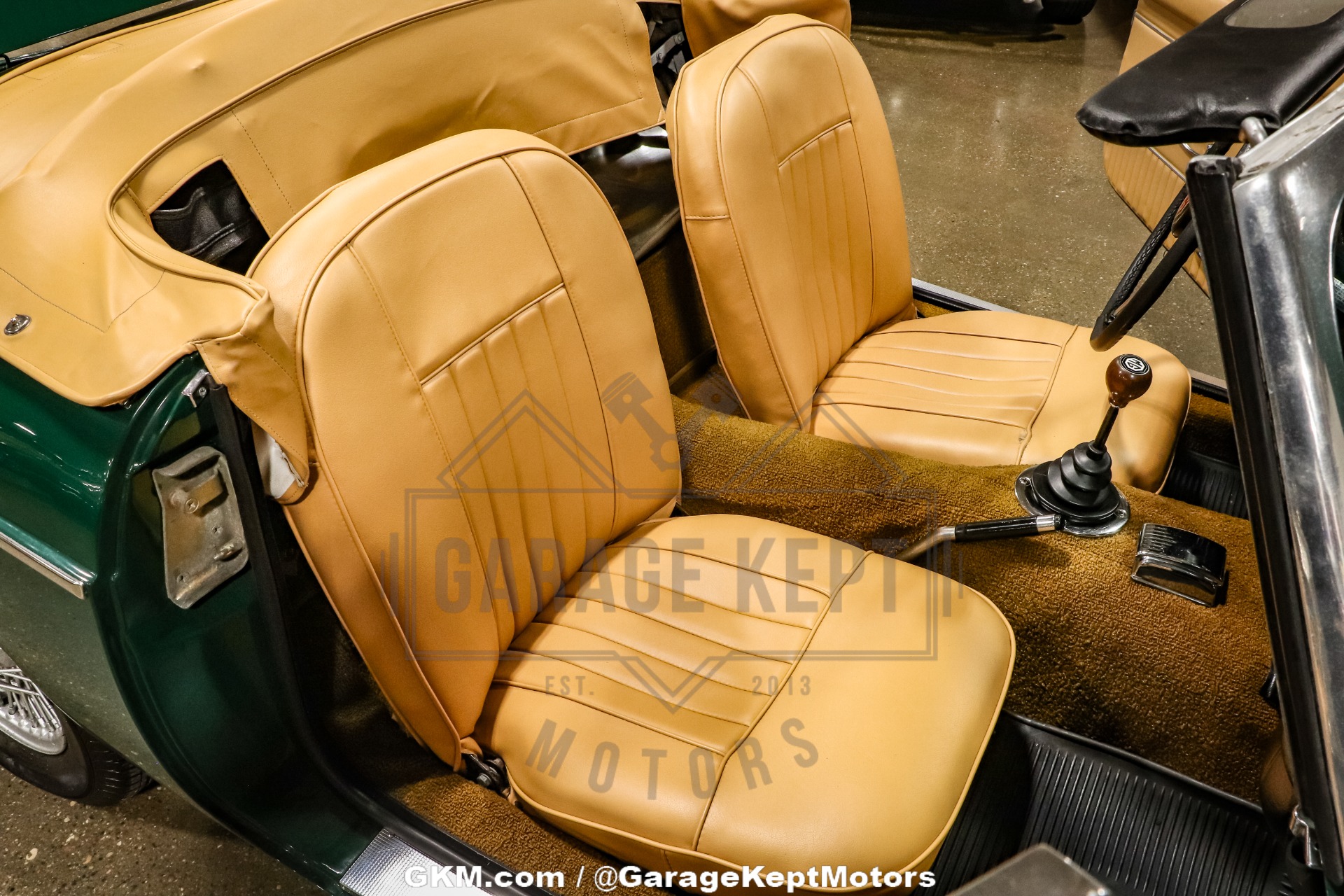 Mg-Mgb-1970-Green-BeigeTan-11