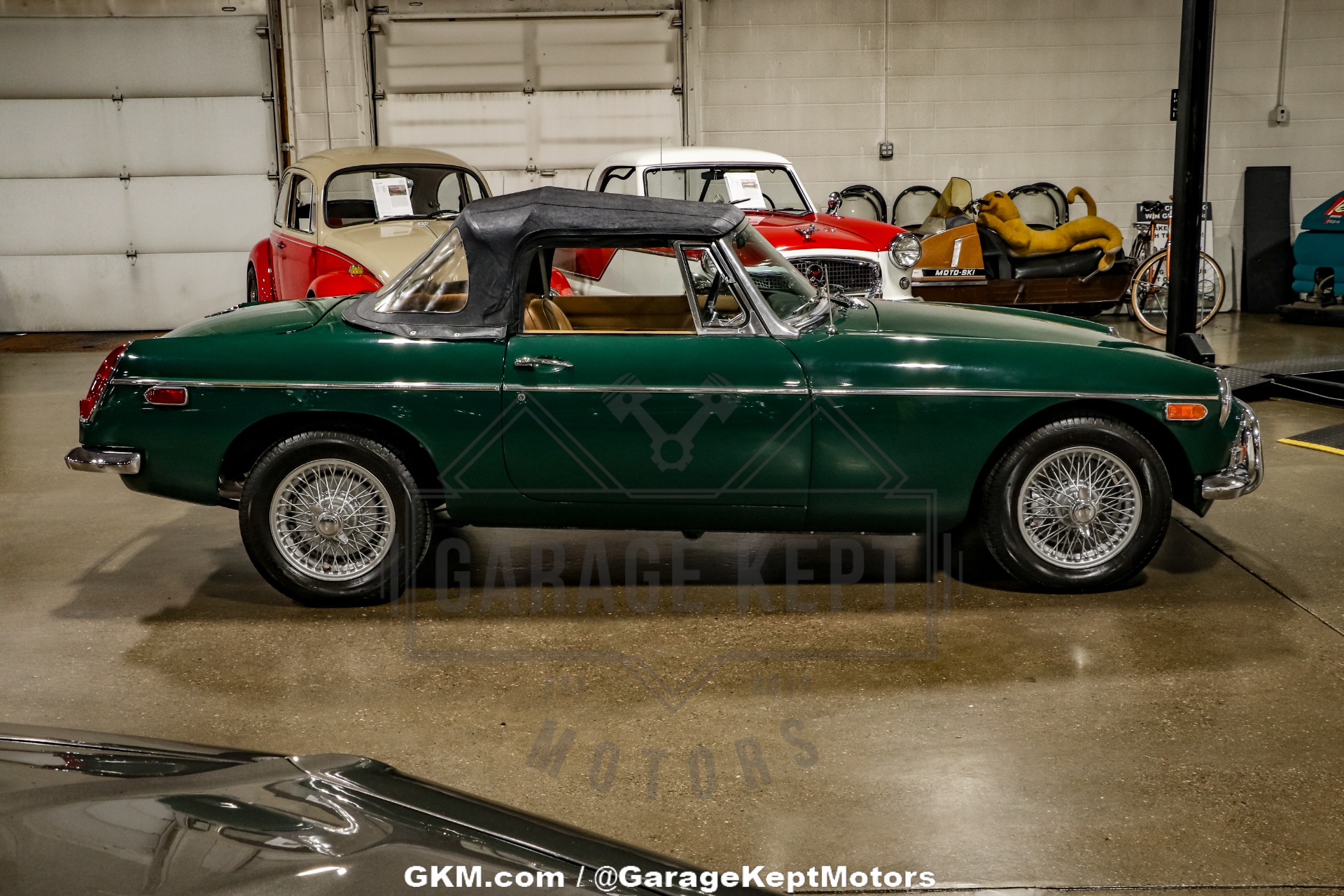 Mg-Mgb-1970-Green-BeigeTan-2