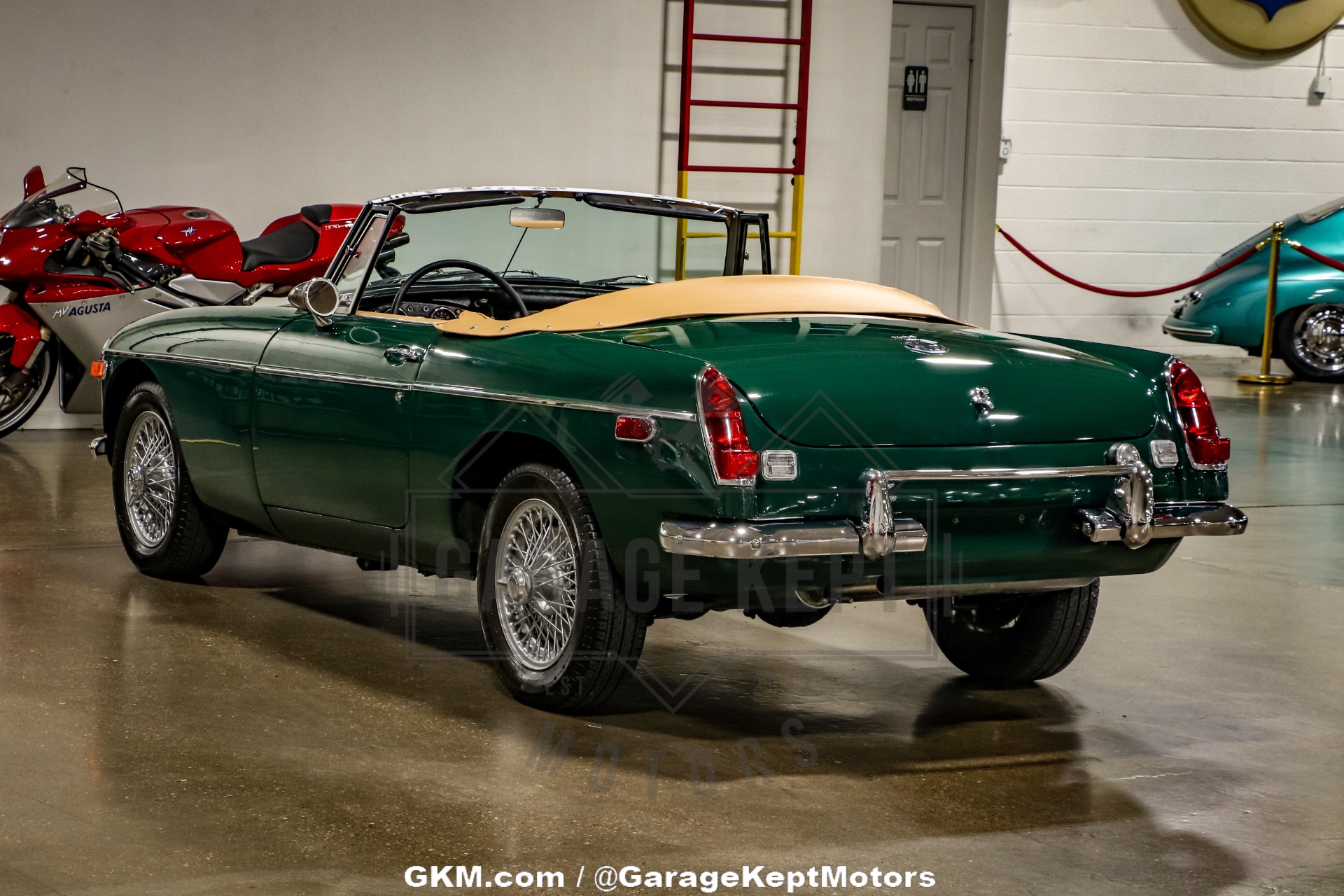 Mg-Mgb-1970-Green-BeigeTan-26