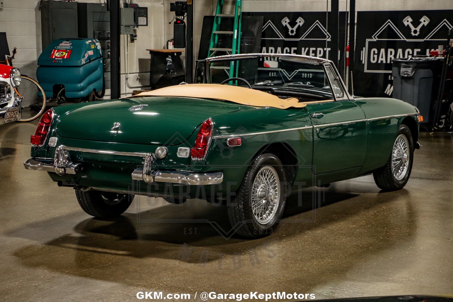Mg-Mgb-1970-Green-BeigeTan-27