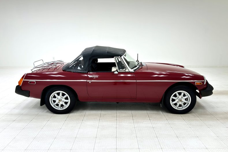 Mg-Mgb-1977-Damask-Red-Black-19