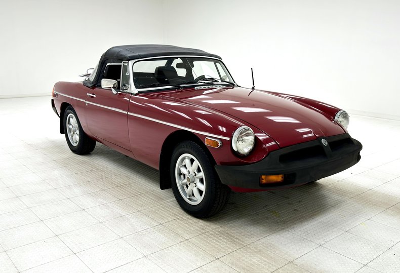 Mg-Mgb-1977-Damask-Red-Black-20