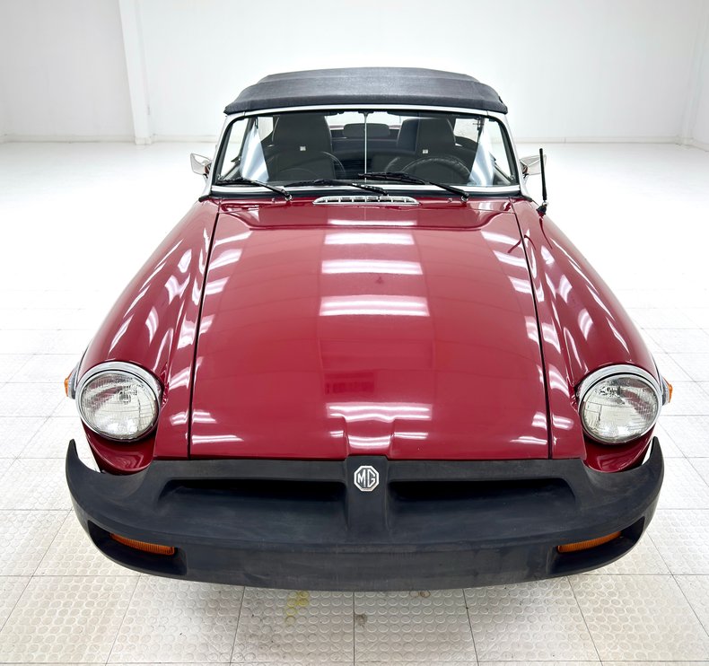 Mg-Mgb-1977-Damask-Red-Black-21