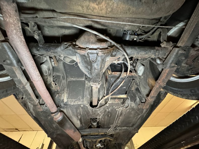 Mg-Mgb-1977-Damask-Red-Black-48