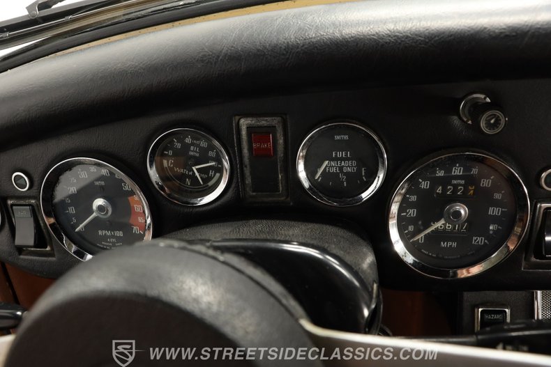 Mg-Midget-1977-Golden-Rod-Yellow-Saddle-28