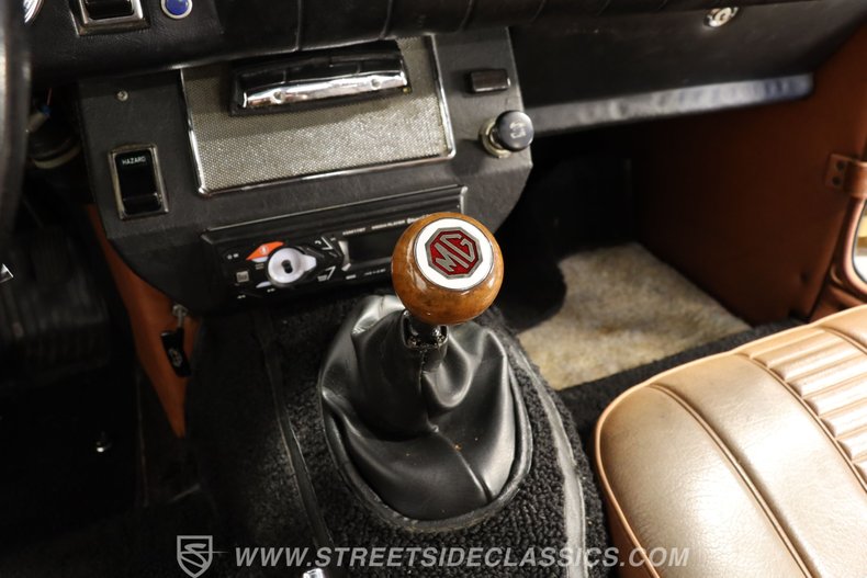 Mg-Midget-1977-Golden-Rod-Yellow-Saddle-31