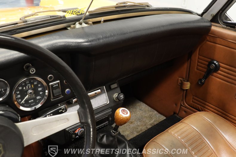 Mg-Midget-1977-Golden-Rod-Yellow-Saddle-32