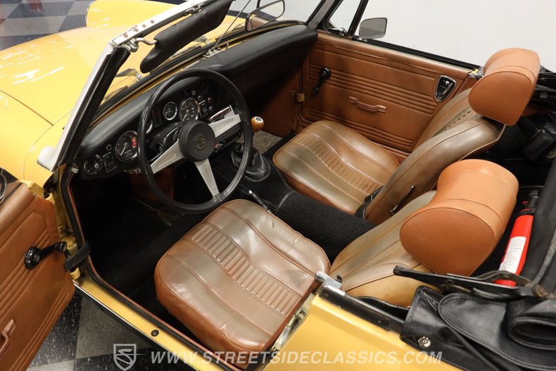 Mg-Midget-1977-Golden-Rod-Yellow-Saddle-42