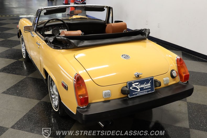 Mg-Midget-1977-Golden-Rod-Yellow-Saddle-45