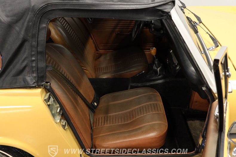 Mg-Midget-1977-Golden-Rod-Yellow-Saddle-5