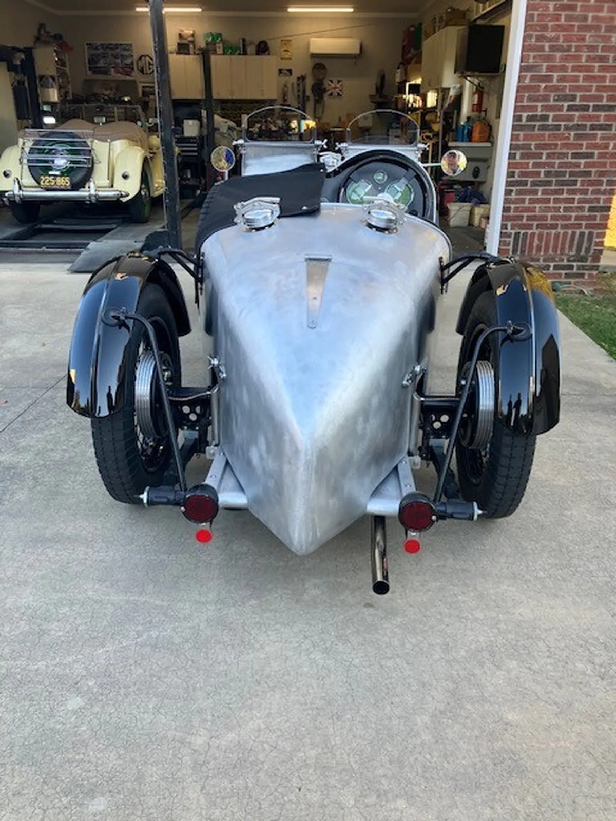 Mg-T-type-1937-Silver-Black-2