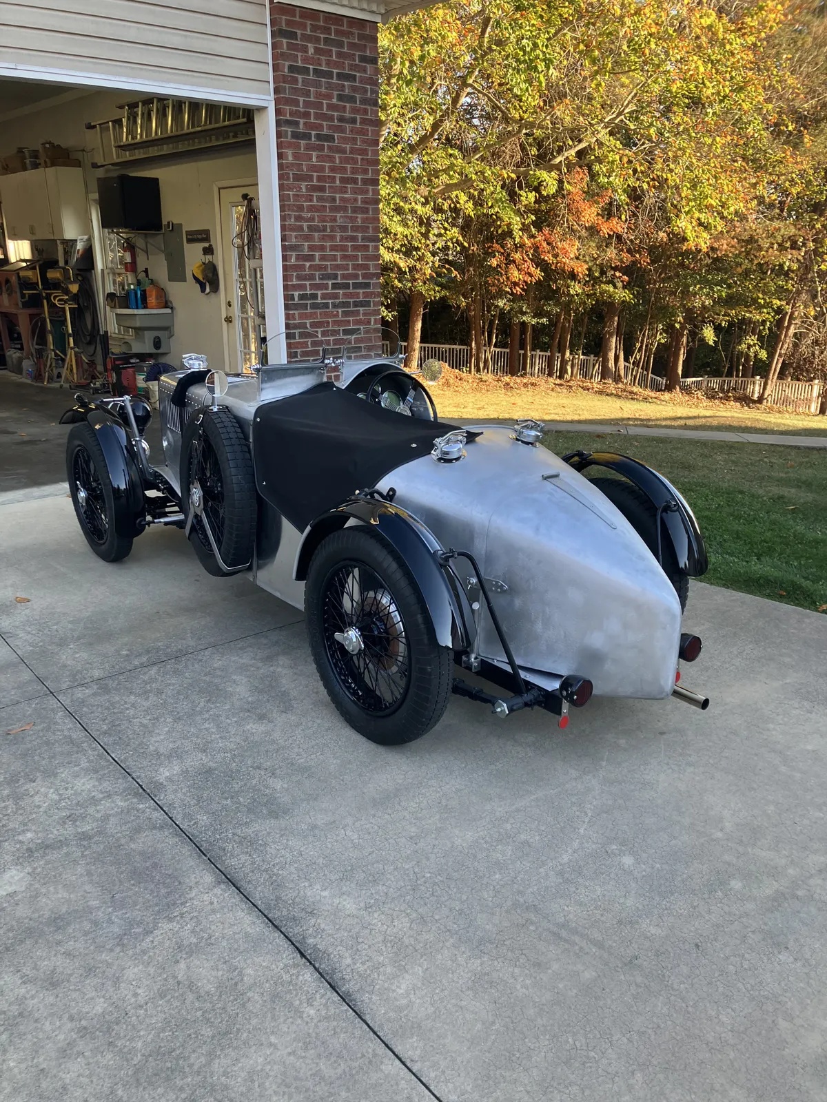 Mg-T-type-1937-Silver-Black-4