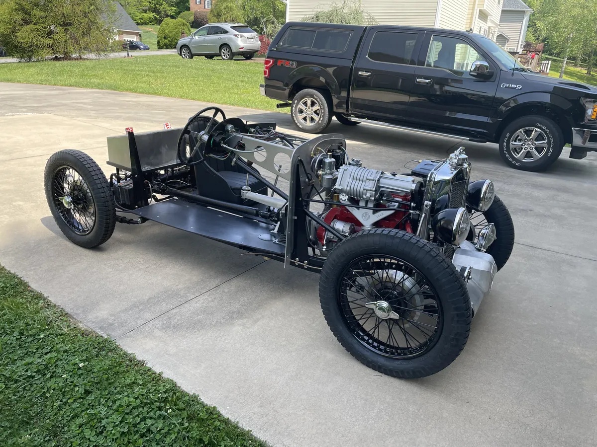 Mg-T-type-1937-Silver-Black-8