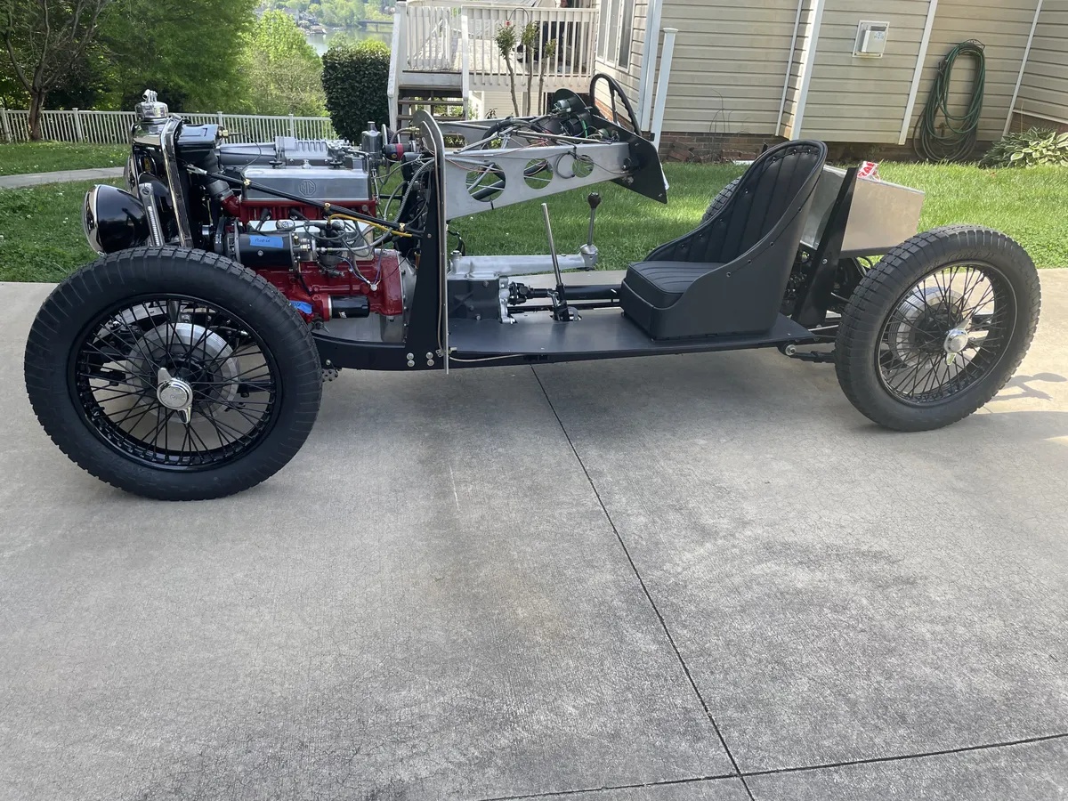 Mg-T-type-1937-Silver-Black-9