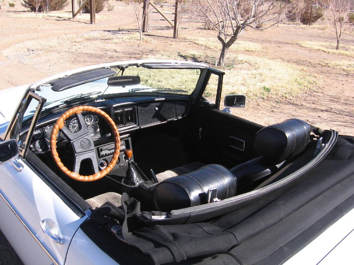Mgb-convertible-1979-white-3