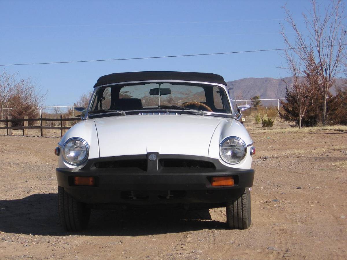 Mgb-convertible-1979-white-5