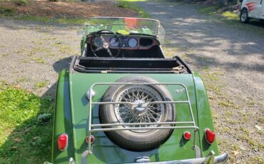 Morgan-Plus-4-1967-Green-Black-1