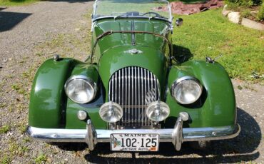 Morgan-Plus-4-1967-Green-Black-2