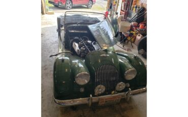 Morgan-Plus-4-1967-Green-Black-3