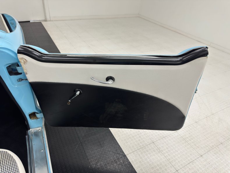 Nash-Metropolitan-1956-Sky-Blue-Black-28