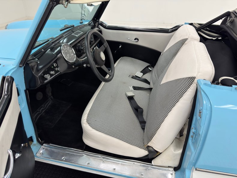 Nash-Metropolitan-1956-Sky-Blue-Black-30