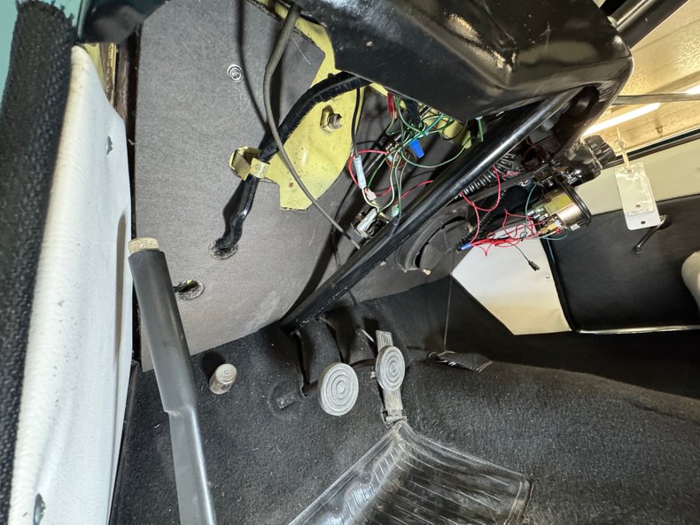 Nash-Metropolitan-1956-Sky-Blue-Black-42