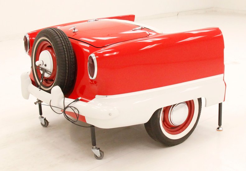 Nash-Metropolitan-1961-Redline-Red-White-3