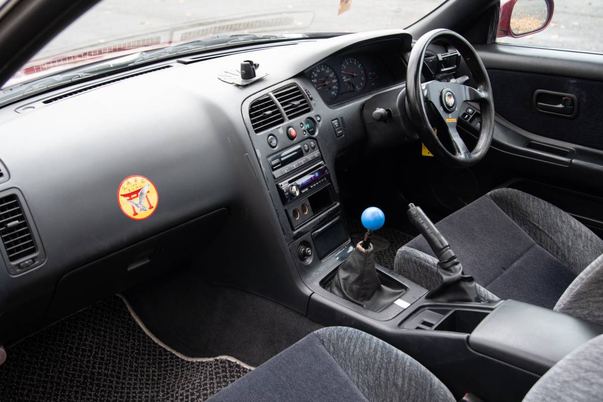 Nissan-skyline-1993-16