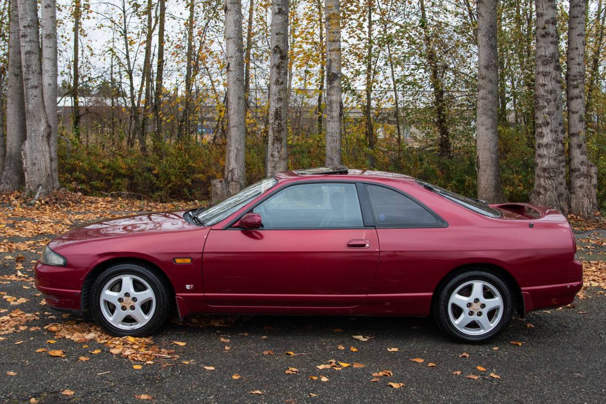 Nissan-skyline-1993-17