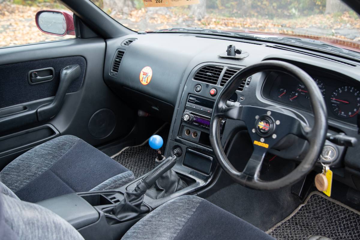 Nissan-skyline-1993-7