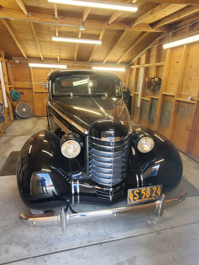 Oldsmobile-1937-black-10