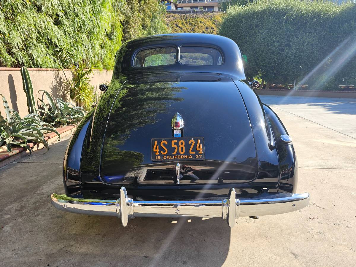 Oldsmobile-1937-black-11