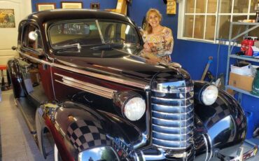 Oldsmobile-1937-black-18