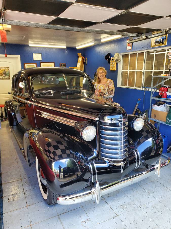Oldsmobile-1937-black-18