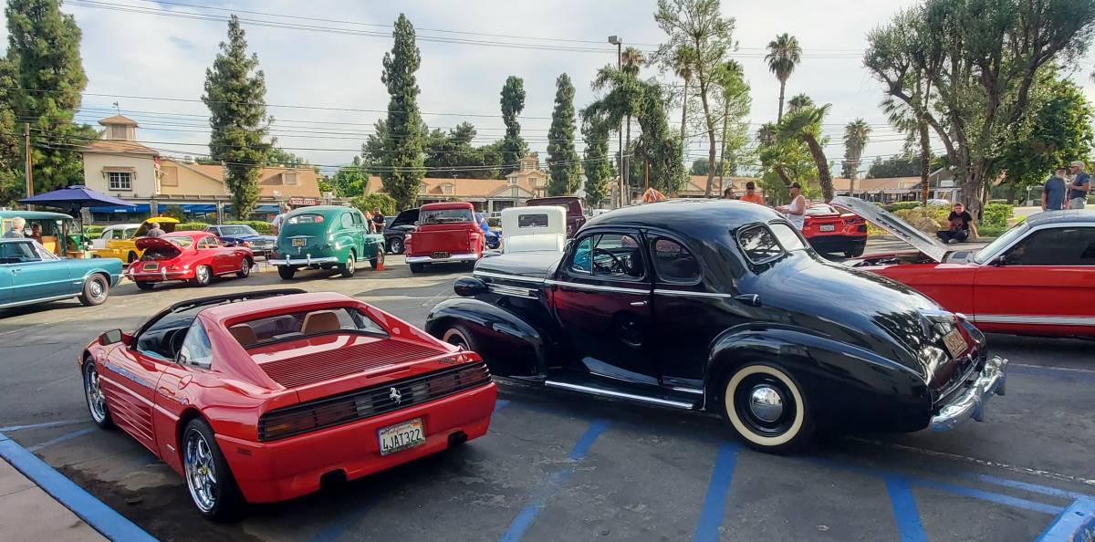 Oldsmobile-1937-black-22