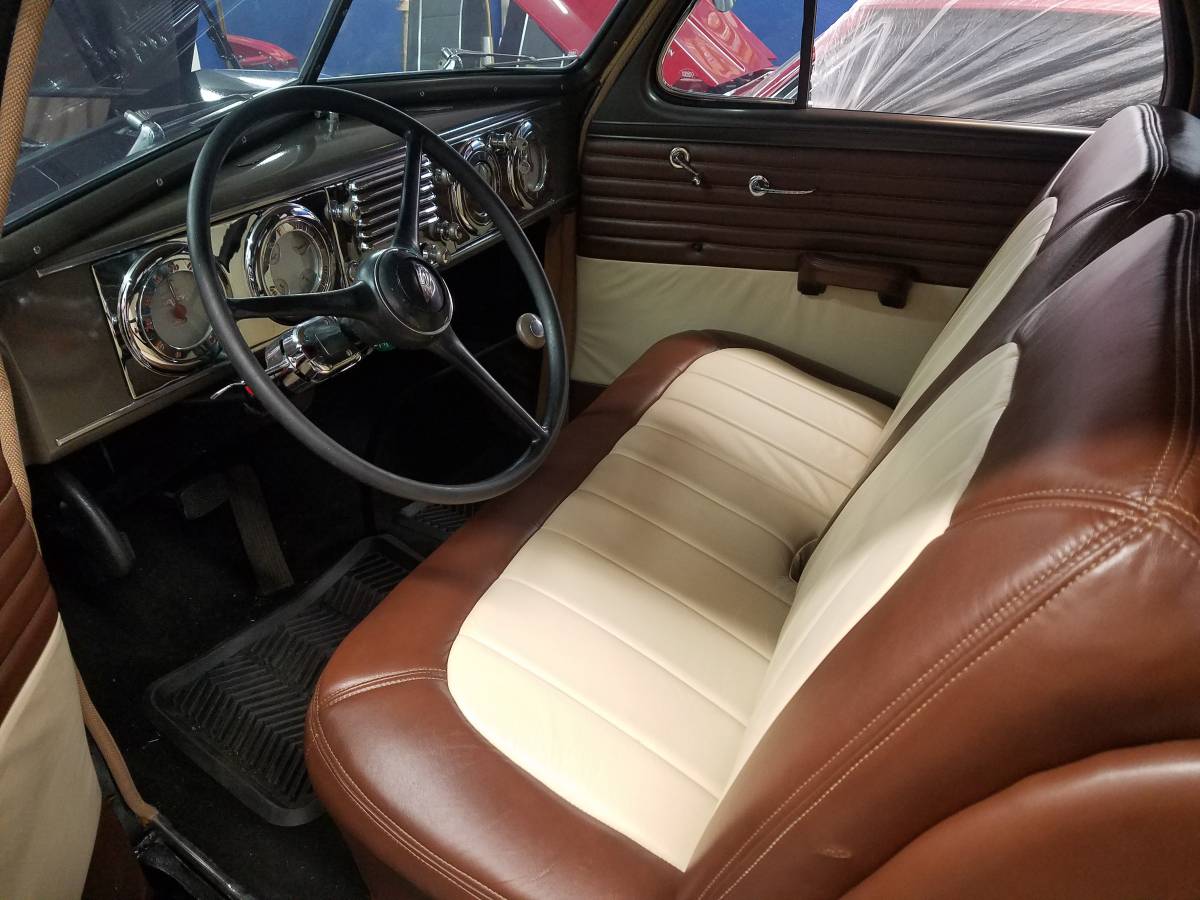 Oldsmobile-1937-black-3