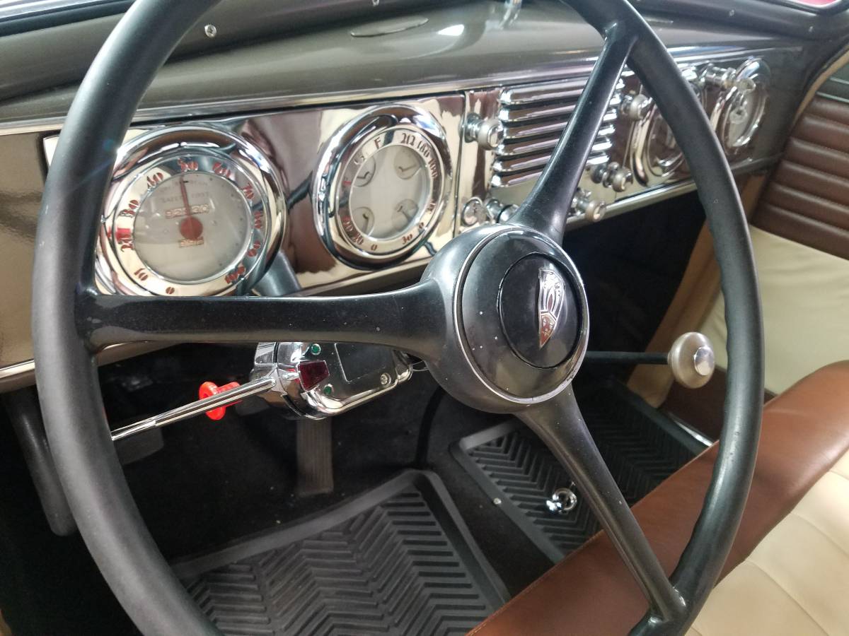 Oldsmobile-1937-black-4